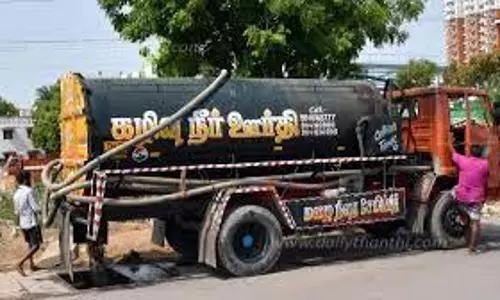 அனுமதியின்றி கழிவுநீர் அகற்றும் பணியில் ஈடுபட்ட வாகனம் பறிமுதல்
