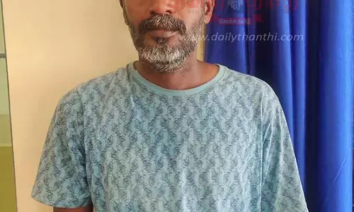 பெண் டாக்டரிடம் கத்திமுனையில் நகை பறிக்க முயன்ற வாலிபர் சிக்கினார்