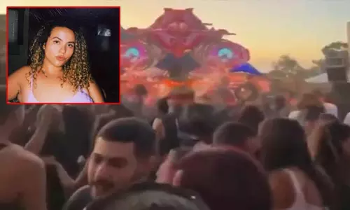 இஸ்ரேல்: உடல்களுக்கு அடியில் 7 மணிநேரம்... தப்பி பிழைத்த இளம்பெண்; அதிர்ச்சி வீடியோ இஸ்ரேல்: உடல்களுக்கு அடியில் 7 மணிநேரம்... தப்பி பிழைத்த இளம்பெண்; அதிர்ச்சி வீடியோ