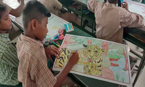 வால்பாறை உண்டு உறைவிடப்பள்ளியில் ஓவியப்போட்டி