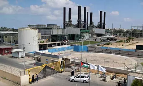 எரிபொருள் தீர்ந்தது:  காசாவில் மின்சார ஆலையின் செயல்பாடுகள் நிறுத்தம்; மக்கள் அவதி