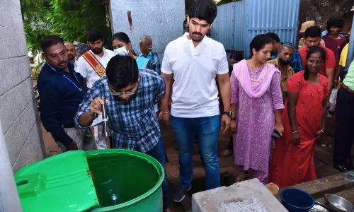 1,800 பணியாளர்கள் வீடு, வீடாக சென்று ஆய்வு