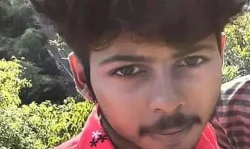 ஆன்லைன் சூதாட்டத்தில் ரூ.3 லட்சத்தை இழந்த என்ஜினீயர் தற்கொலை ஆன்லைன் சூதாட்டத்தில் ரூ.3 லட்சத்தை இழந்த என்ஜினீயர் தற்கொலை