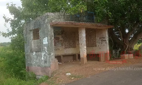 சேதமடைந்த பயணிகள் நிழலகம் சீரமைக்கப்படுமா?