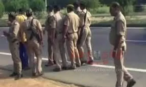 போதையில் நடந்த தகராறில் நண்பரை கொன்று குளத்தில் வீசிய பயங்கரம்-2 பேர் கைது