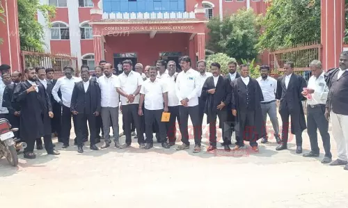 வக்கீல்கள் ஆர்ப்பாட்டம் வக்கீல்கள் ஆர்ப்பாட்டம்