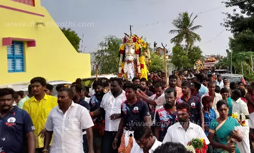 மலையடி அய்யனார் கருப்பணசாமி கோவிலில்புரவி எடுப்பு திருவிழா