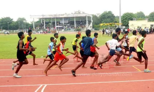 மாவட்ட அளவில் மாணவர்களுக்கான தடகள போட்டி