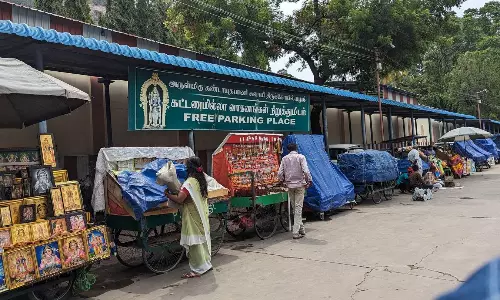 ஆக்கிரமிப்பின் பிடியில் பழனி அடிவாரம் கிரிவீதிகள் ஆக்கிரமிப்பின் பிடியில் பழனி அடிவாரம் கிரிவீதிகள்