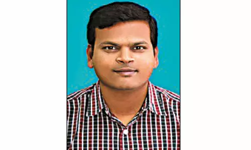 தமிழ்நாடு பள்ளிக்கல்வித்துறை செயலாளராக குமரகுருபரன் நியமனம்