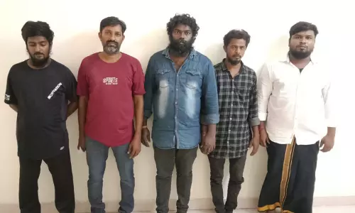 ஆற்காடு கோர்ட்டில் 5 பேர் சரண்