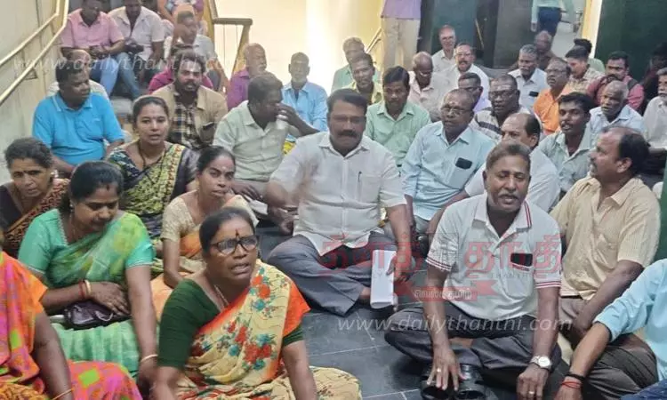 மின்துறை அலுவலகத்தை பொதுமக்கள் முற்றுகை