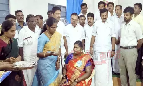 சென்னிமலையில், கொடிகாத்த குமரனுக்கு  ரூ.3 கோடியில் உருவ சிலையுடன் கூடிய அரங்கம்   அமைச்சர் மு.பெ.சாமிநாதன் தகவல்