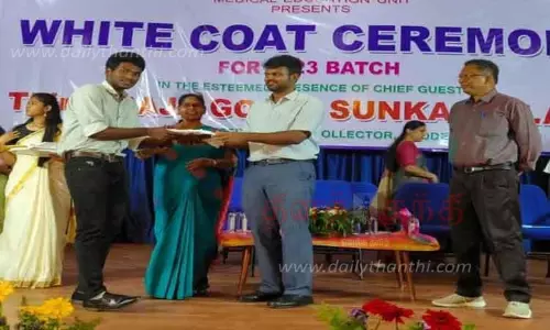 அரசு மருத்துவ கல்லூரியில் வெள்ளை அங்கி வழங்கும் விழா கலெக்டர் ராஜகோபால் சுன்கரா பங்கேற்றார்