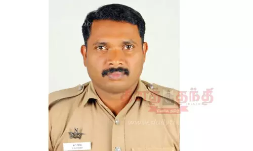 லாரி மோதி போலீஸ் ஏட்டு பலி