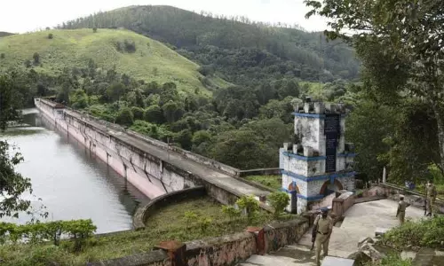 முல்லைப்பெரியாறு அணையில் கூடுதல் தண்ணீர் திறப்பு