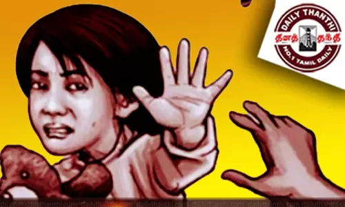 பெண்ணுக்கு ஆபாச படங்கள் அனுப்பி டிரைவர் தொல்லை பெண்ணுக்கு ஆபாச படங்கள் அனுப்பி டிரைவர் தொல்லை