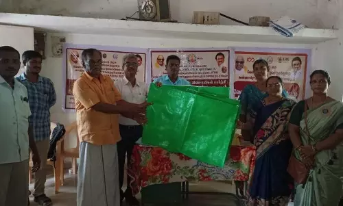 பனப்பாக்கத்தில் விவசாயிகளுக்கு மானிய விலையில் மண்புழு படுக்கை வழங்கும் நிகழ்ச்சி பனப்பாக்கத்தில் விவசாயிகளுக்கு மானிய விலையில் மண்புழு படுக்கை வழங்கும் நிகழ்ச்சி