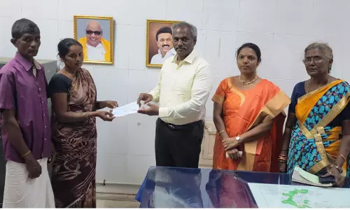 ரூ.3 லட்சத்திற்கான காசோலையை கலெக்டர் வழங்கினார்