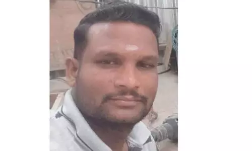 கரும்பு தோட்டத்தில் பேசிக்கொண்டிருந்தபோது காதலன் கண்எதிரே பள்ளி மாணவிக்கு பாலியல் தொல்லை-போக்சோ சட்டத்தில் வாலிபர் கைது