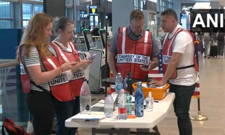 போர் பதற்றம்; குடிமக்களுக்கான உதவி மையங்களை அமைத்த சர்வதேச நாடுகள்