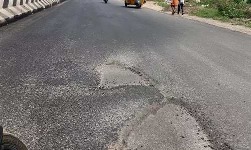 ஒரே நாளில் சேதம் அடைந்த தார்ச்சாலை