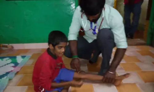 மனவளர்ச்சி குன்றியோர் பள்ளியில் குழந்தை நல அலுவலர் ஆய்வு மனவளர்ச்சி குன்றியோர் பள்ளியில் குழந்தை நல அலுவலர் ஆய்வு