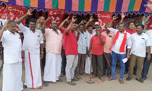 அரசு போக்குவரத்துக்கழக ஊழியர்கள் ஆர்ப்பாட்டம்