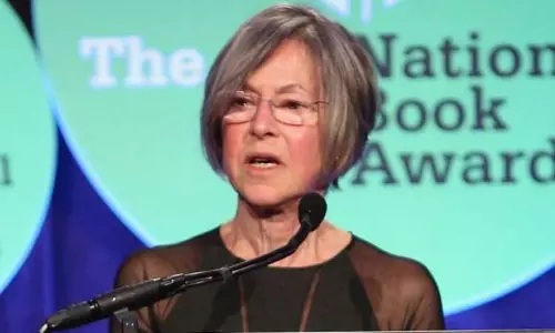 இலக்கியத்திற்காக நோபல் பரிசு வென்ற அமெரிக்க பெண் கவிஞர் மரணம்
