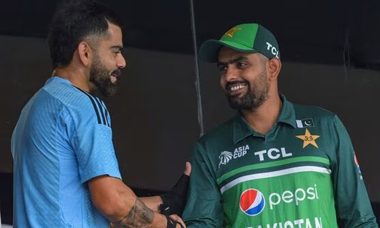 பாகிஸ்தான் கேப்டன் பாபர் அசாமிற்கு விராட் கோலி வழங்கிய பரிசு