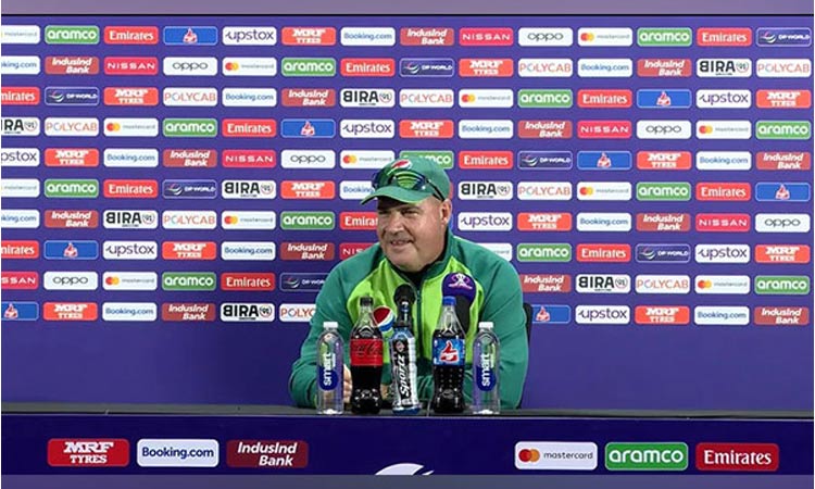 'இந்தியா - பாக். ஆட்டம் ஐசிசி நடத்தும் நிகழ்வுபோல் இல்லை, பிசிசிஐ நடத்தும் நிகழ்வு போன்றிருந்தது'-பாக். அணியின் இயக்குனர்