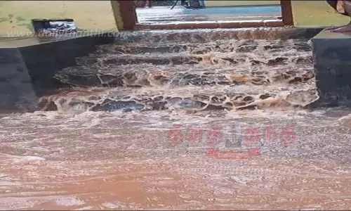 தாளவாடி பகுதியில்பலத்த மழை; வீட்டுக்குள் தண்ணீர் புகுந்தது