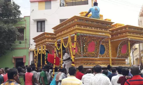 தூத்துக்குடி பனிமயமாதா ஆலய தங்கத்தேர் கூடத்திற்கு கொண்டு செல்லப்பட்டது