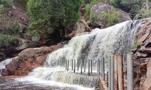 பஞ்சலிங்க அருவியில் சுற்றுலா பயணிகள் குளிக்க தடை
