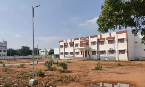 அரசினர் தொழில் பயிற்சி நிலையத்தில் சுற்றுச்சுவர் சுவர் கட்டப்படுமா?