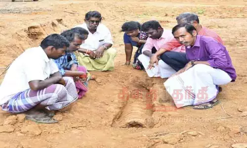 நாட்டரசன்கோட்டை அருகே மண் ஓடுகளால் அடுக்கப்பட்ட கழிவுநீர் கால்வாய் கண்டெடுப்பு