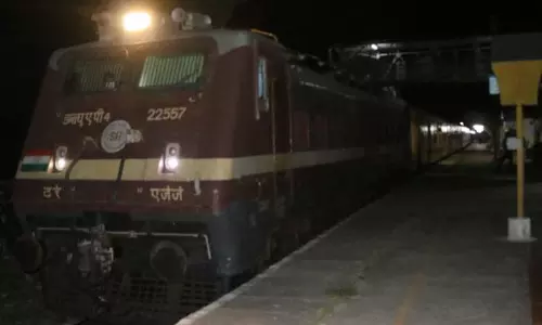 பொறியியல் பணி காரணமாக விழுப்புரம்-திருப்பதி எக்ஸ்பிரஸ் ரெயில் போக்குவரத்து மாற்றம்