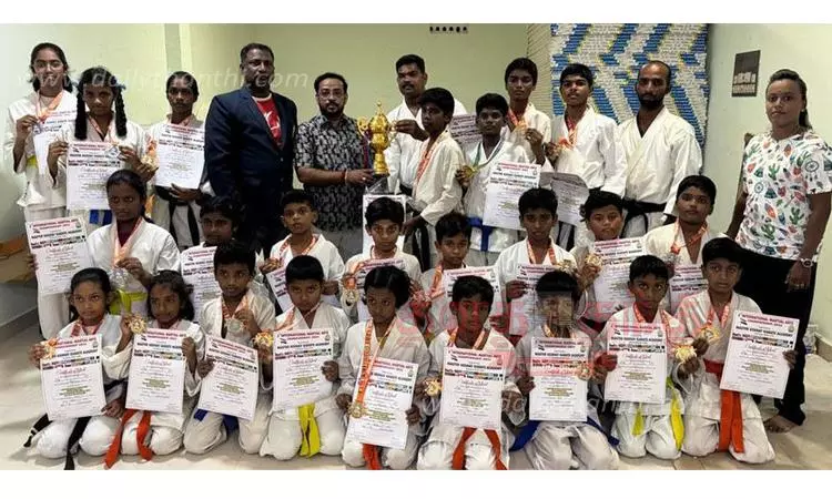 பரிசு பெற்ற மாணவர்களுக்கு பாராட்டு