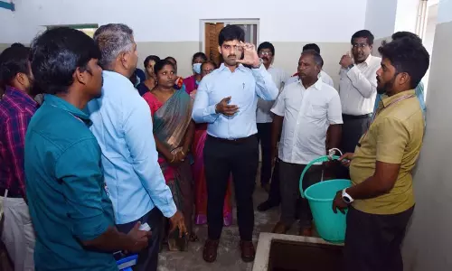 குடிநீரில் கழிவுநீர் கலந்து வந்தால் தகவல் தெரிவிக்கலாம்