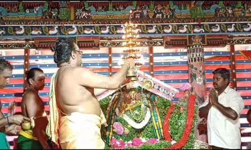 பச்சை சாத்தி தாண்டவ தீபாராதனை