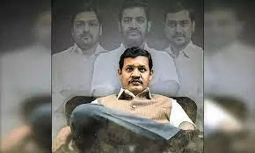 நிதின் கட்காரியின் வாழ்க்கை படம் இளைய தலைமுறைக்கு உத்வேகம் அளிக்கும்; டிரைலர் வெளியீட்டு விழாவில் பட்னாவிஸ் பேச்சு நிதின் கட்காரியின் வாழ்க்கை படம் இளைய தலைமுறைக்கு உத்வேகம் அளிக்கும்; டிரைலர் வெளியீட்டு விழாவில் பட்னாவிஸ் பேச்சு