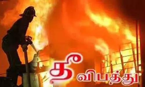 பட்டாசுகள் வெடித்து ஸ்டேஷனரி கடை எரிந்து நாசம்