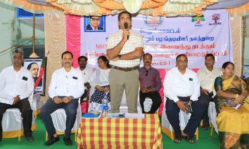 படிக்கும்போதே மாணவர்கள் இலக்கை நிர்ணயிக்க வேண்டும்