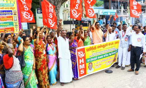 அமைப்புசாரா தொழிலாளர்கள் ஆர்ப்பாட்டம்