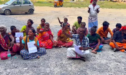 பட்டா வழங்கிய இடத்தை அளவீடு செய்துதரக்கோரி நரிக்குறவர்கள் மனு