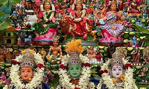 கொடுமுடி ஆட்சி அம்மன் கோவிலில்நவராத்திரி கொலு வழிபாடு