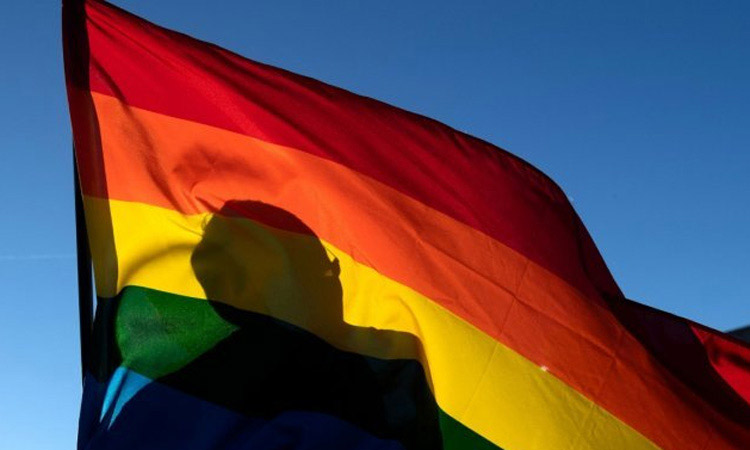 தன்பாலின திருமணங்களுக்கு சட்டப்பூர்வ அங்கீகாரம் வழங்கக் கோரிய வழக்கு - 5 நீதிபதிகள் 4 மாறுபட்ட தீர்ப்புகள் வழங்கினர்...