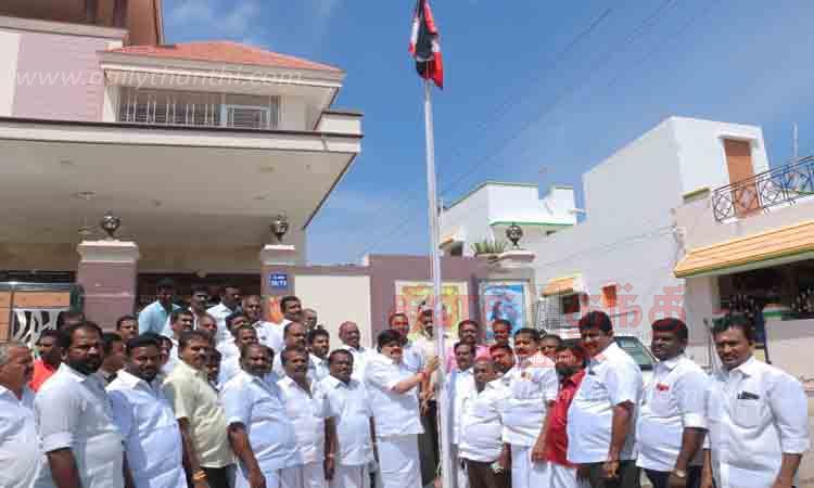 (ADMK di Sivakasi).  Merayakan HUT ke-52 (ADMK di Sivakasi).  Merayakan HUT ke-52