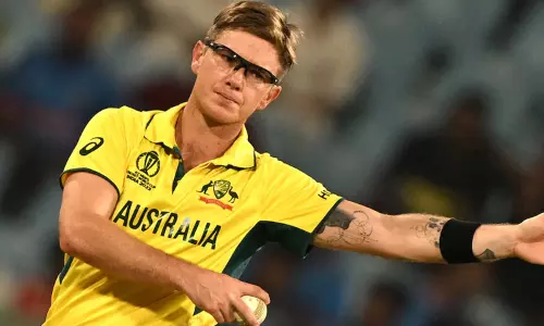 வலியோடு விளையாடி அணியின் வெற்றிக்கு உதவிய ஆடம் ஜாம்பா..!!