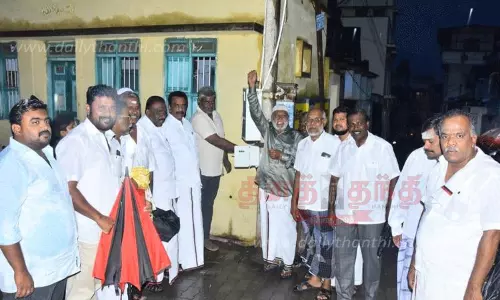 தென்காசியில் ரூ.32½ லட்சத்தில் உயர் கோபுர மின்விளக்குகள் தென்காசியில் ரூ.32½ லட்சத்தில் உயர் கோபுர மின்விளக்குகள்